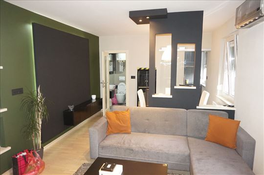 Lux dvosoban stan u centru grada