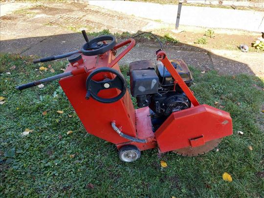 Masina za secenje betona asvalta behatona itd...