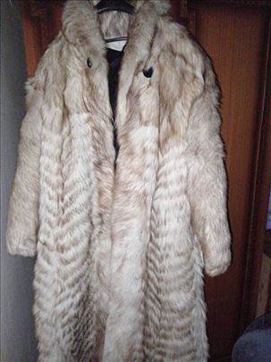 Nova bunda od prirodnog krzna.