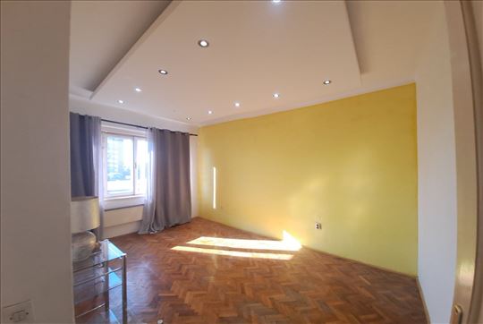 Novi Beograd,Institut majka i dete 1.5 prazan stan