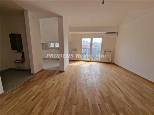 Penthouse, uknjižen, odmah useljiv nov stan