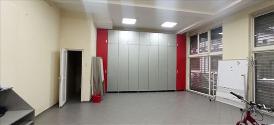 Poslovni prostor, odmah useljiv