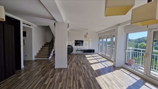 Prostran dupleks na Dedinju – 147 m² + 70 m² 