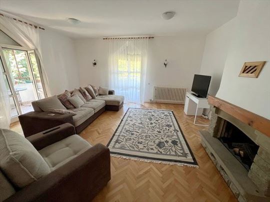 Prostran stan kod Internacionalnih škola, ID 5318