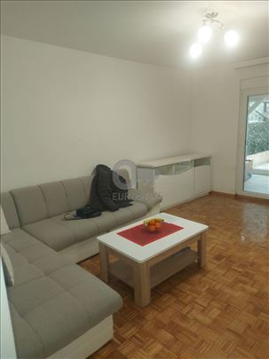 Renoviran, uknjižen, Bežanijska kosa