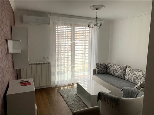 Stan sa jednom spavaćom sobom i parkingom ID#12840