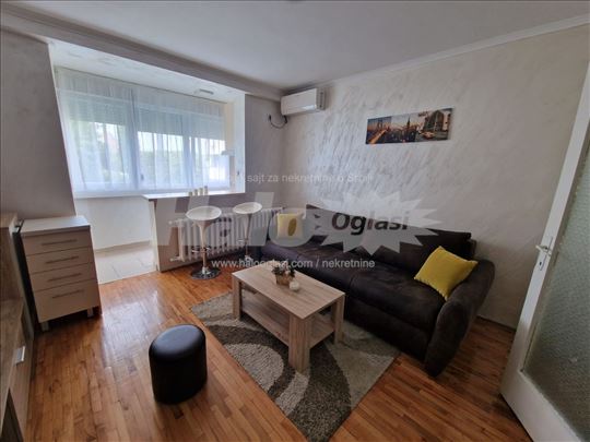 Top namestena garsonjera na top lokaciji Merkator