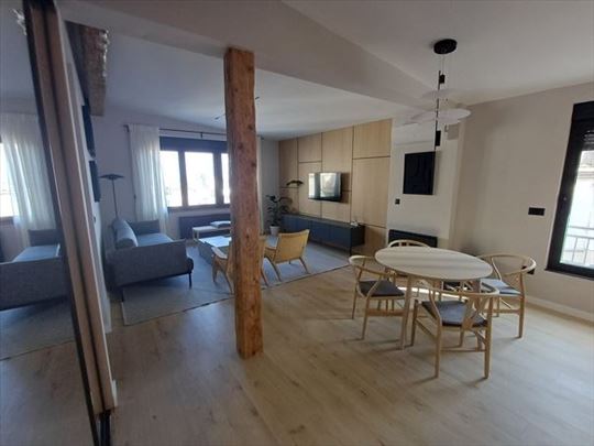 Unikatan stan, strogi centar, terasa, ID 8862