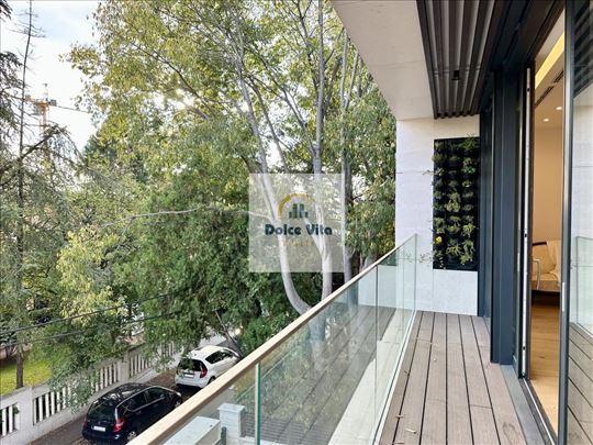 4-soban u luksuznoj savremenoj zgradi sa velikom t