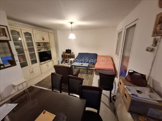 B. Brdo,Požeška 99m2 5/6, 3,5sob, dupleks,srednjen