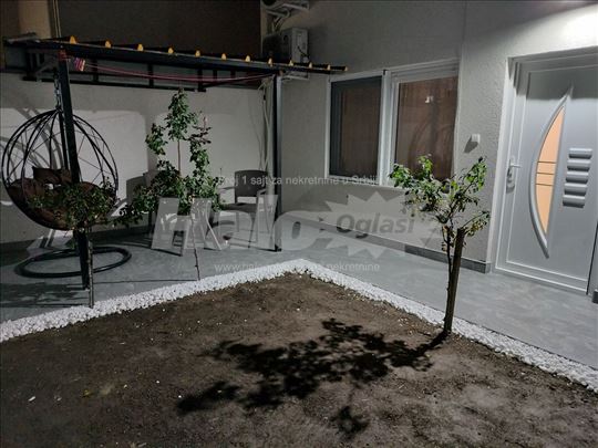 Izdaje se garsonjera na konjarniku,blizu okretnice