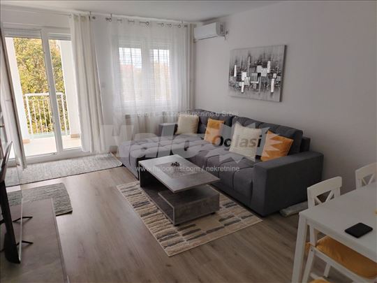 Izdajem stan u blizini TC "Shopi".