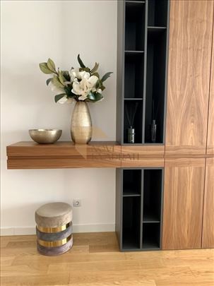 Komforan 2.0 stan u Westu 65