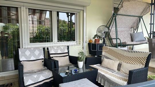 Kuća,Novi Sad,Adamovićevo Naselje,kv: 301.00, € 90