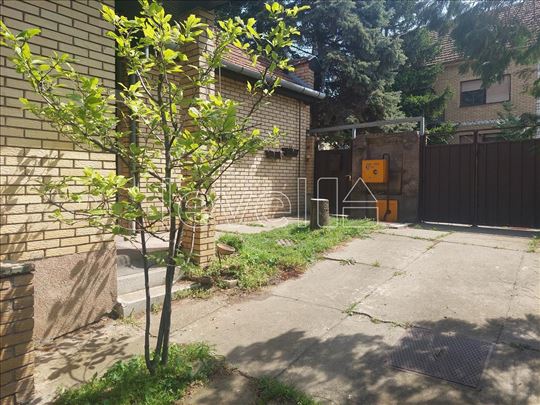 Kuća,Sremska Kamenica,Centar,kv: 160.00, € 200000,