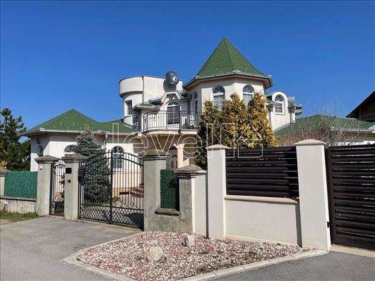 Kuća,Sremska Kamenica,Sremska Kamenica,kv: 263.00,