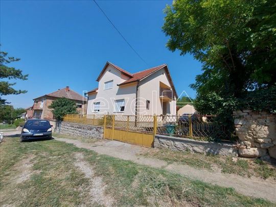 Kuća,Titel,Centar,kv: 114.00, € 79900, ID: 3000191