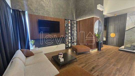 Kuća,Novi Sad,Veternička Rampa,kv: 182.00