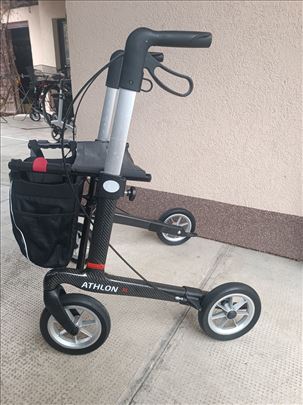 Kvalitetna karbonska hodalica za niže osobe