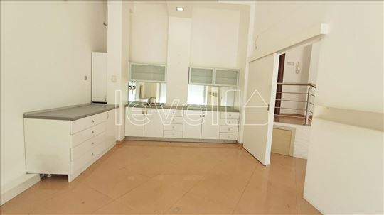 Lokal,Novi Sad,Grbavica,kv: 69.00, € 185000, ID: 8