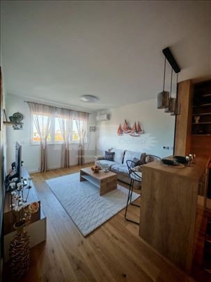 LUX novogradnja sa garažom