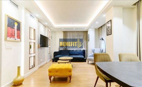 Na prodaju fantastičan četvorosoban stan na Vračar