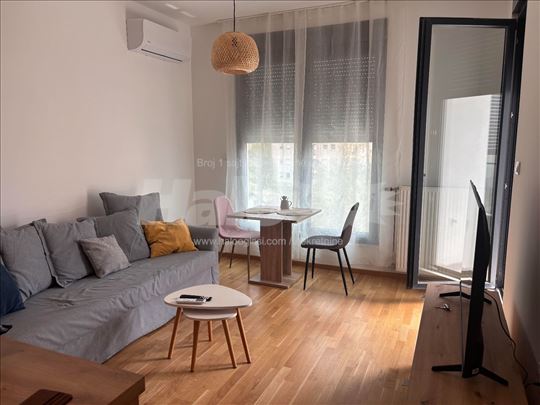 Nov stan blizu centra, mogućnost parking mesta