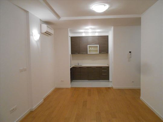 Novi Beograd -A Blok, 2,0 s, 54 m2, prazan, za PP