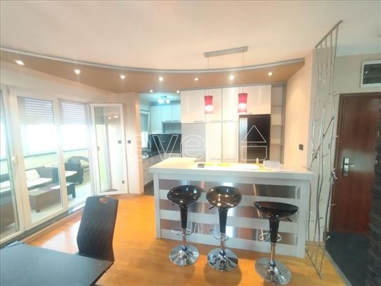 Novi Sad, Telep, Stan, 5, 139,00m2