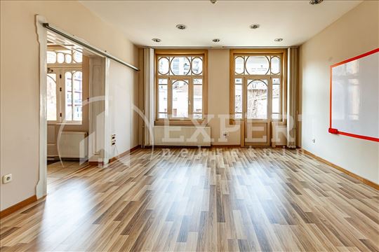 Prodaje se stambeno - poslovni prostor, 400m2, cen