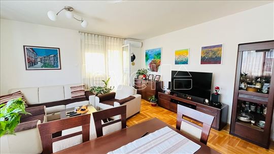 Stan,Novi Sad,Bulevar Evrope,kv: 74.00, € 185000