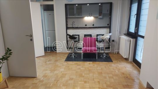 Stan,Novi Sad,Bulevar Oslobođenja,kv: 64.00, € 180