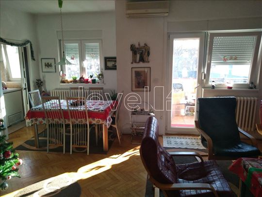 Stan,Novi Sad,Bulevar Oslobođenja,kv: 79.00, € 200