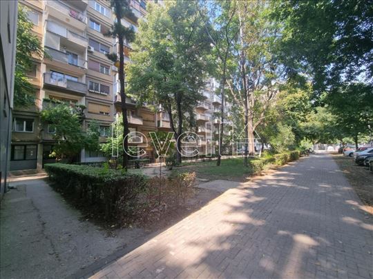 Stan,Novi Sad,Centar,kv: 90.00