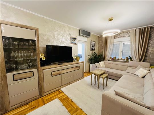 Stan,Novi Sad,Nova Detelinara,kv: 70.00, € 199500