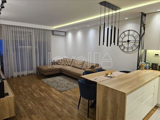 Stan,Novi Sad,Sajam,kv: 89.00, € 265000