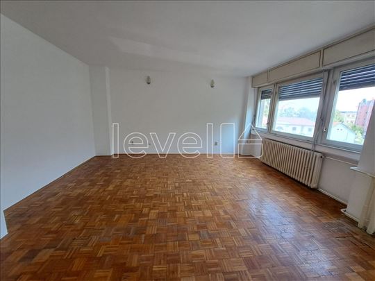 Stan,Novi Sad,Socijalno,kv: 66.00, € 185000