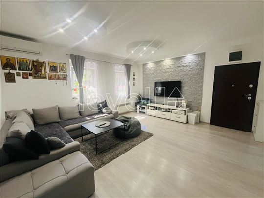Stan,Novi Sad,Socijalno,kv: 67.00, € 150000