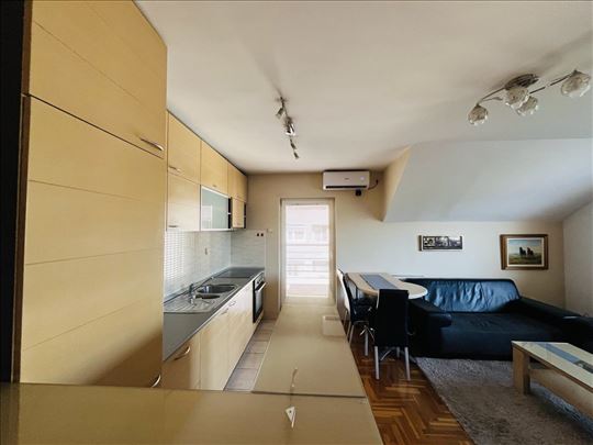 Stan,Novi Sad,Socijalno,kv: 102.00, € 200000, ID: 