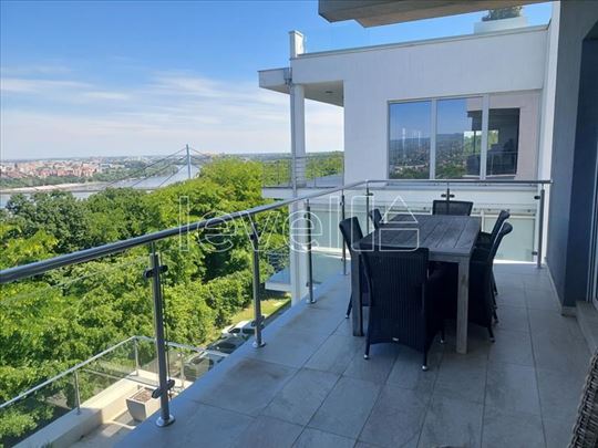 Stan,Sremska Kamenica,Centar,kv: 152.00, € 470000,