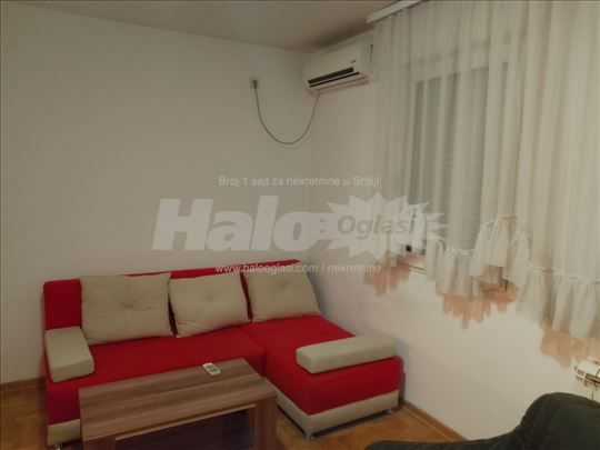 Stan u Filmskom gradu 27m2 odmah useljiv