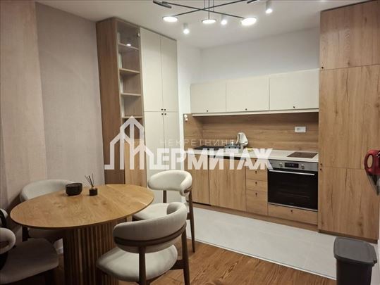 Sunnyville lux 2.0, sa garažom mestom