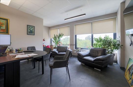 Višenamenski Lokal sa stabilnim zakupcem