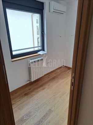 Voždovac, Bilećka, garažno mesto