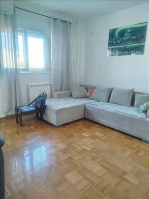 Zemun polje, dvosoban stan novije gradnje