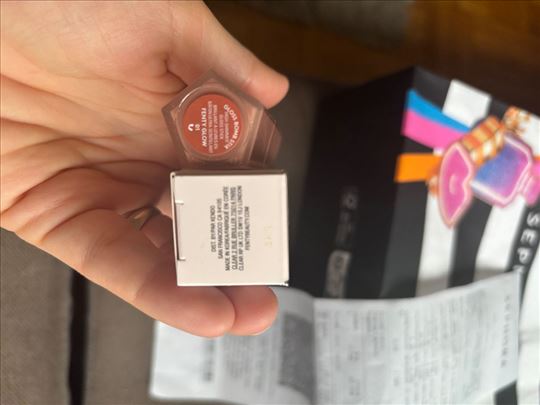 FENTY BEAUTY high shimmer gloss stick 01 nijansa