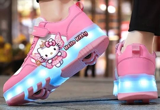 Hello Kitty patike sa točkićima ili bez, ima broje