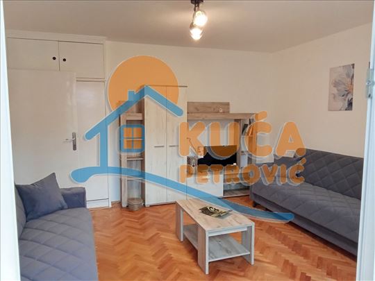 Izdaje se odličan stan, kod Crvenog Pevca, 36m2