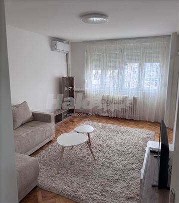 Izdajem dvosoban stan kod gradske bolnice