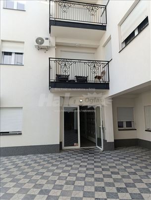 Izdajem stan u centru 